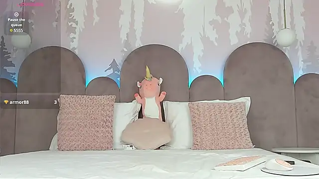 KarlaBart online show from February 14, 2025, 8:52 am