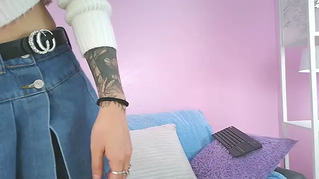 Hiyakasudere online show from November 18, 2025, 6:45 pm