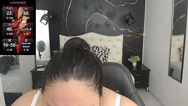 Aaliyah11 online show from November 6, 2025, 1:17 am