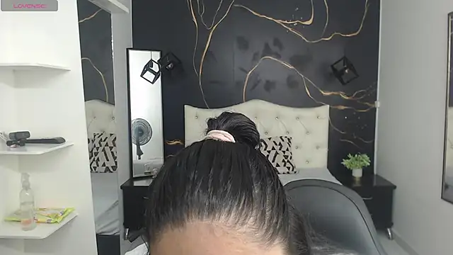 Aaliyah11 online show from November 14, 2025, 1:15 am