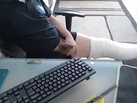 Snapshot of ruplumber chatting on February 4, 2025, 12:00 pm ruplumber online show from February 4, 2025, 12:00 pm