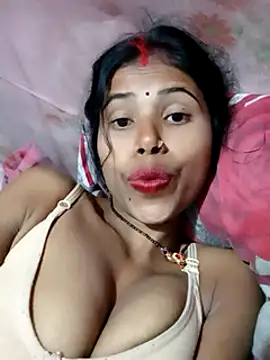 Snapshot of Miss_triha chatting on February 13, 2025, 9:38 pm Miss triha online show from February 13, 2025, 9:38 pm