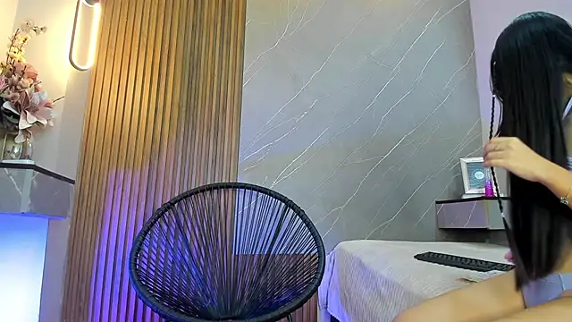 ariana jhonson1 online show from February 24, 2025, 12:48 pm