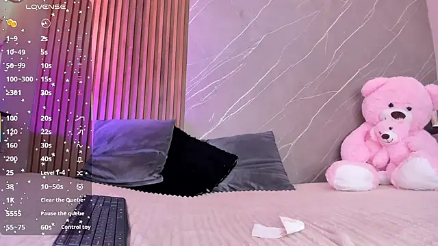 ariana jhonson1 online show from October 18, 2025, 12:39 pm