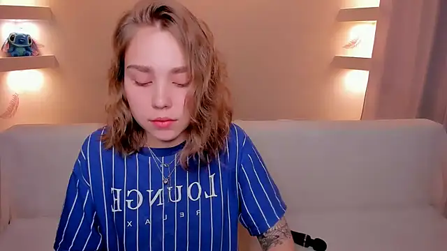 YourMegan online show from November 11, 2025, 7:47 pm