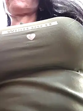 Snapshot of hema_gold chatting on October 24, 2025, 3:30 pm hema gold online show from October 24, 2025, 3:30 pm