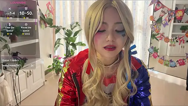 nanaliu6 online show from October 27, 2025, 7:01 am