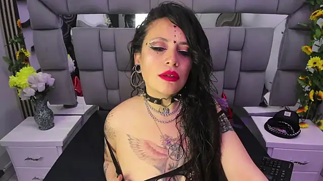 Snapshot of Fenix_Lilith chatting on November 5, 2025, 12:16 pm Fenix Lilith online show from November 5, 2025, 12:16 pm