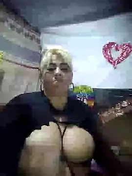 Snapshot of BonniAdams chatting on February 9, 2025, 4:25 am BonniAdams online show from February 9, 2025, 4:25 am