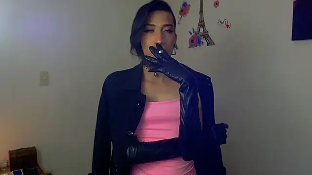 Snapshot of NovaNyx11 chatting on October 4, 2025, 9:24 pm NovaNyx11 online show from October 4, 2025, 9:24 pm
