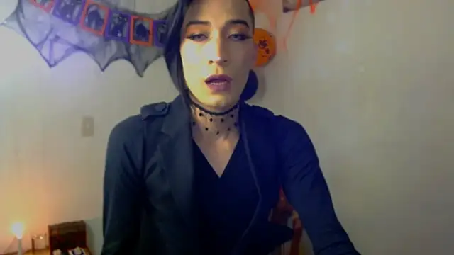 Snapshot of NovaNyx11 chatting on October 21, 2025, 10:10 pm NovaNyx11 online show from October 21, 2025, 10:10 pm