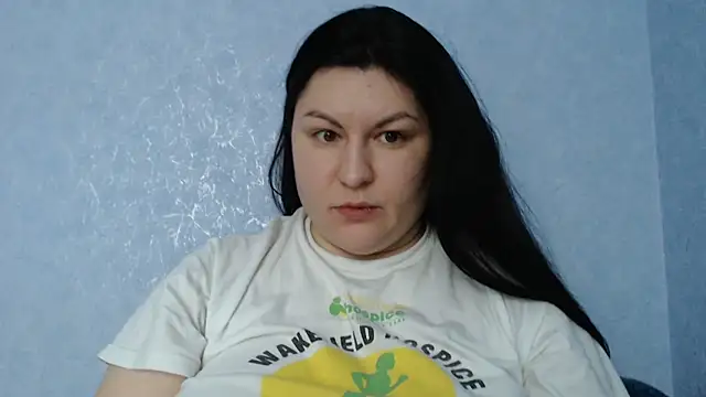 KiraSwee online show from December 17, 2025, 7:36 am