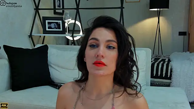 Snapshot of emiljanna chatting on February 14, 2025, 8:10 am emiljanna online show from February 14, 2025, 8:10 am