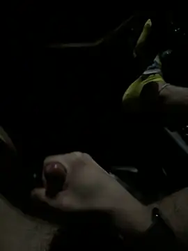 Snapshot of Izzzy21 chatting on October 30, 2025, 12:34 am Izzzy21 online show from October 30, 2025, 12:34 am