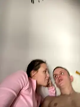 alisanikita online show from November 3, 2025, 9:54 am