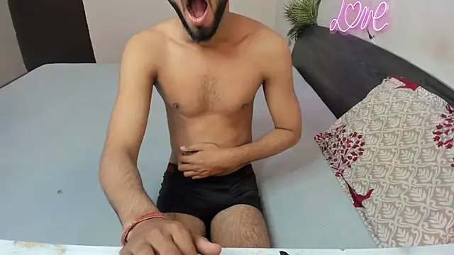 Queen Couple online show from November 18, 2025, 5:56 am