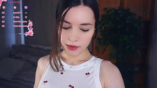 EleneBrach online show from October 21, 2025, 6:14 am