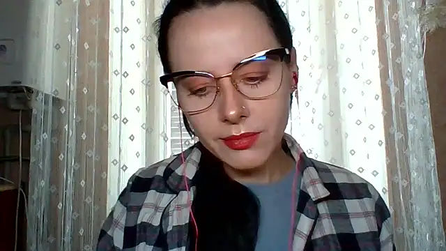 LuminousLady online show from September 11, 2025, 7:30 am