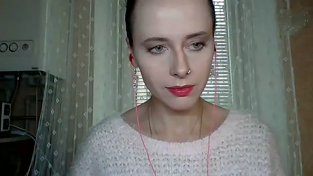 LuminousLady online show from October 6, 2025, 12:57 pm