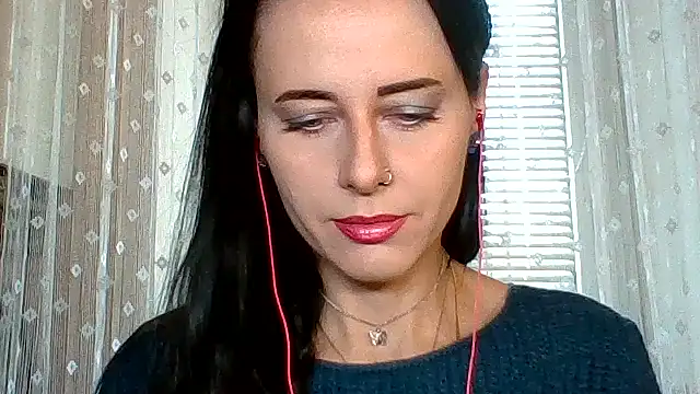 LuminousLady online show from October 21, 2025, 2:07 pm