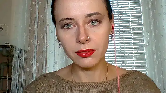 LuminousLady online show from October 30, 2025, 10:06 am