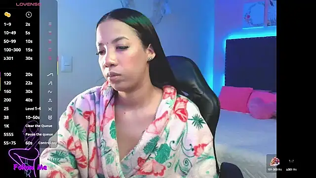 SallyWhitee online show from October 4, 2025, 4:21 am