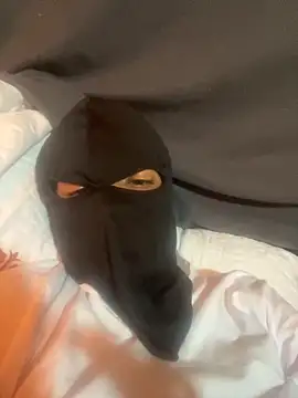 tunenarica22 online show from December 1, 2025, 2:11 pm