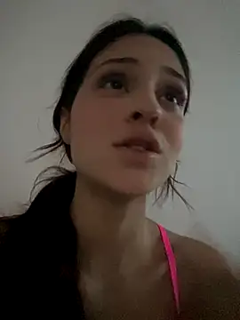 Snapshot of AngelRuby chatting on October 14, 2025, 10:43 pm AngelRuby online show from October 14, 2025, 10:43 pm