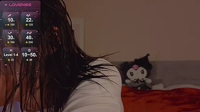 Mia Luw online show from October 3, 2025, 2:08 am