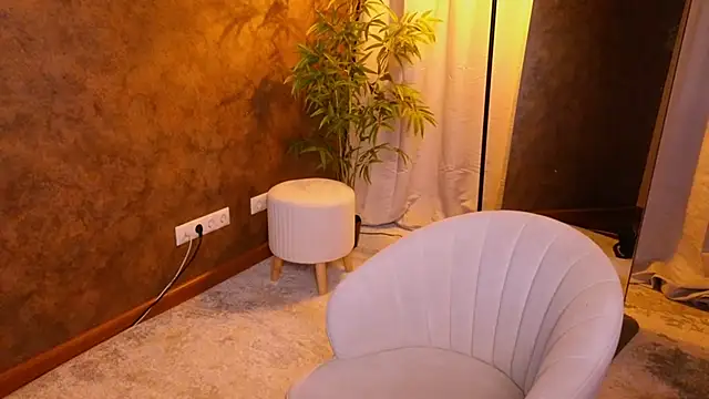 Snapshot of lissaros chatting on February 24, 2025, 11:10 am lissaros online show from February 24, 2025, 11:10 am