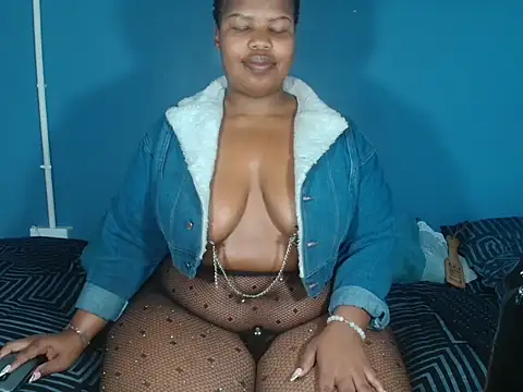 Snapshot of Cuddle_Bear chatting on September 9, 2025, 3:55 pm Cuddle Bear online show from September 9, 2025, 3:55 pm