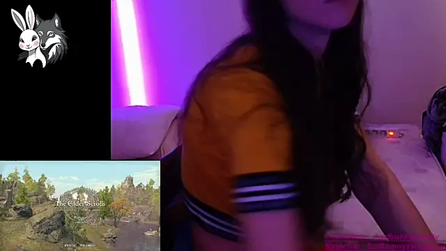 Snapshot of BadBunnyXWolfyLive chatting on October 5, 2025, 6:39 pm BadBunnyXWolfyLive online show from October 5, 2025, 6:39 pm