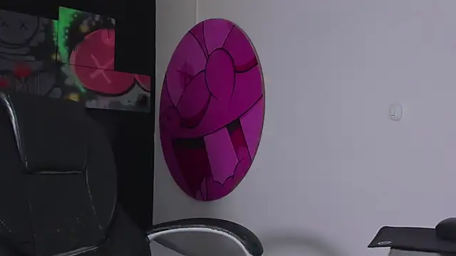 ISAAC CRYSTON online show from October 25, 2025, 8:47 pm