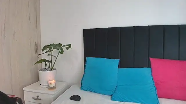 MarianaGiiiL online show from February 15, 2025, 11:28 am