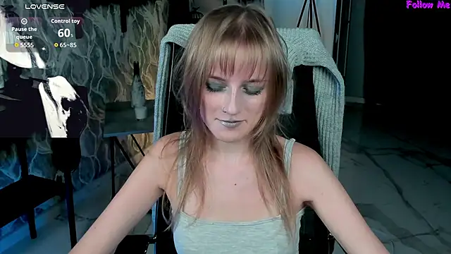 KiraMontoya online show from October 15, 2025, 8:20 pm