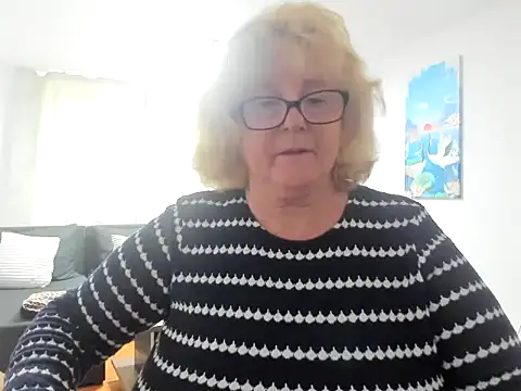 NoraJohnson6 online show from October 4, 2025, 1:31 pm