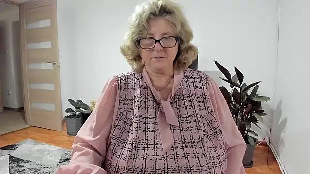 NoraJohnson6 online show from November 12, 2025, 7:09 am