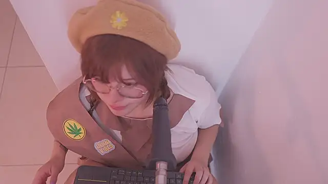 Neekito  online show from November 11, 2025, 7:58 pm