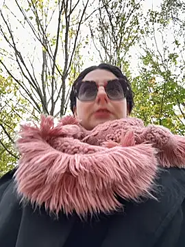 Loveblackzilla online show from November 9, 2025, 12:36 pm