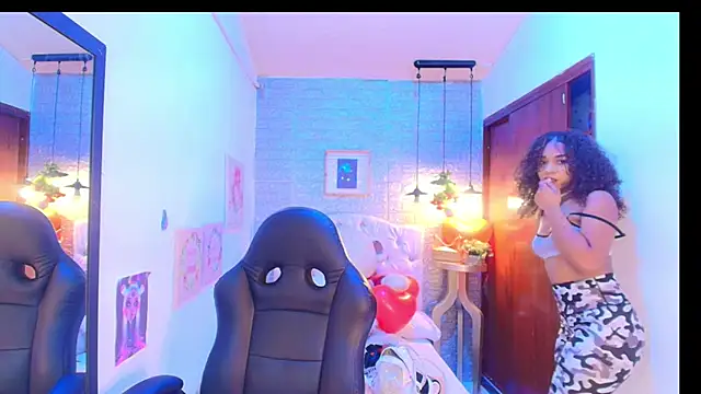 tylla  online show from March 4, 2025, 3:22 am