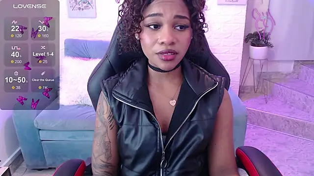 tylla  online show from March 11, 2025, 10:07 am