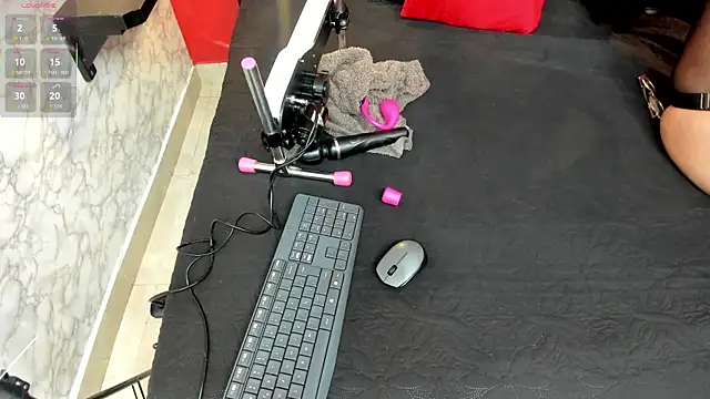 Snapshot of IVISBOUNCYASS chatting on November 29, 2025, 12:19 pm IVISBOUNCYASS online show from November 29, 2025, 12:19 pm