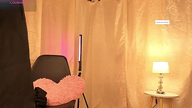 sophia dumont online show from October 1, 2025, 12:16 am