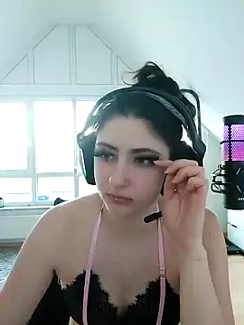 Snapshot of Gamergirl-Linela chatting on February 5, 2025, 4:03 pm Gamergirl-Linela online show from February 5, 2025, 4:03 pm