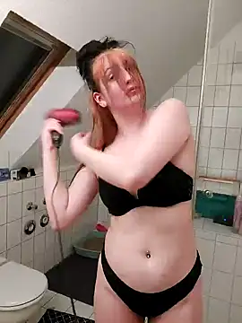 Snapshot of Gamergirl-Linela chatting on February 14, 2025, 5:46 pm Gamergirl-Linela online show from February 14, 2025, 5:46 pm