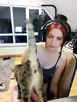 Snapshot of Gamergirl-Linela chatting on February 17, 2025, 6:26 pm Gamergirl-Linela online show from February 17, 2025, 6:26 pm