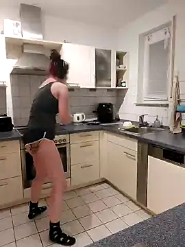 Snapshot of Gamergirl-Linela chatting on February 18, 2025, 6:04 pm Gamergirl-Linela online show from February 18, 2025, 6:04 pm