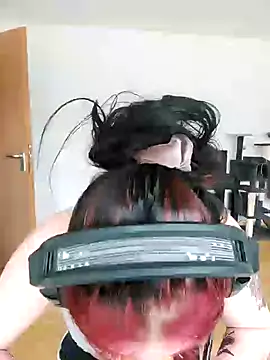 Snapshot of Gamergirl-Linela chatting on March 17, 2025, 12:57 pm Gamergirl-Linela online show from March 17, 2025, 12:57 pm