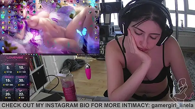 Snapshot of Gamergirl-Linela chatting on October 2, 2025, 3:19 pm Gamergirl-Linela online show from October 2, 2025, 3:19 pm