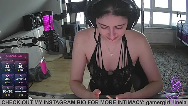 Snapshot of Gamergirl-Linela chatting on October 8, 2025, 3:31 pm Gamergirl-Linela online show from October 8, 2025, 3:31 pm